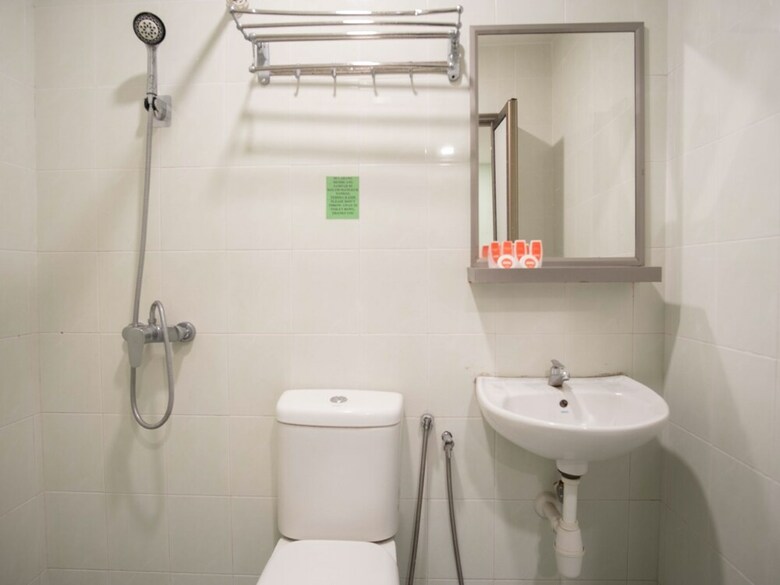 Oyo 44103 8 Hotel