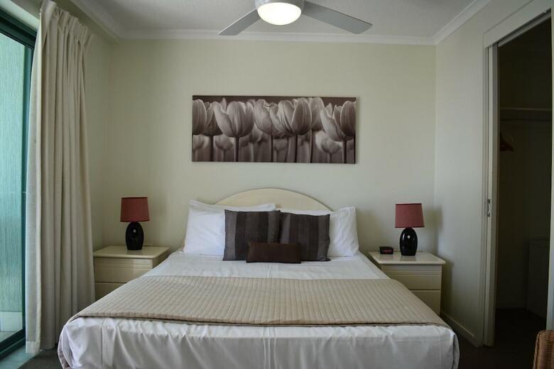 Emerald Sands Apartments