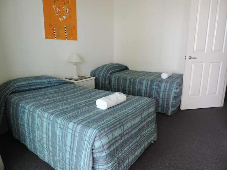 Emerald Sands Apartments
