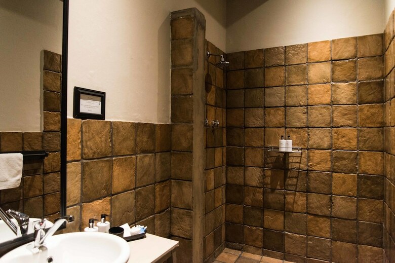 Hotel Addo African Home