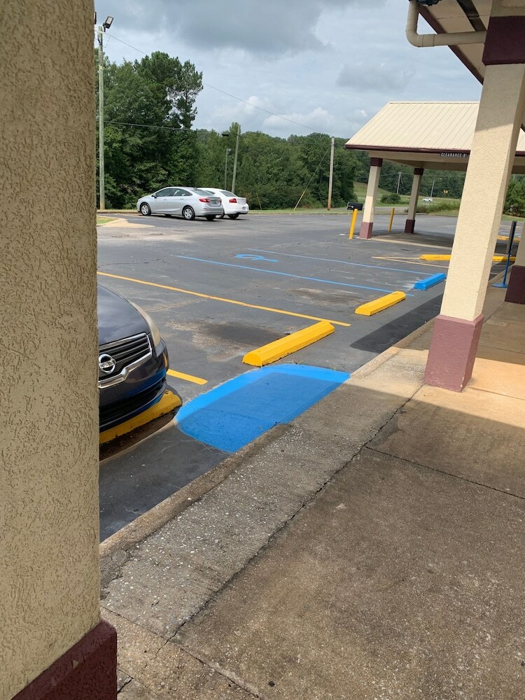Hotel Budget Inn And Suites