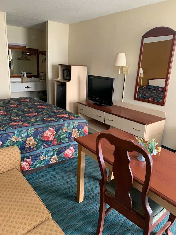 Hotel Budget Inn And Suites
