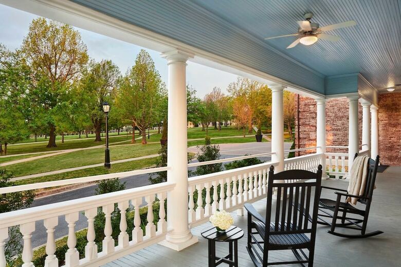 Posada Inn At Carnall Hall
