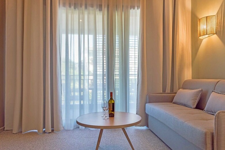 Aparthotel Eco Green Residences & Suites