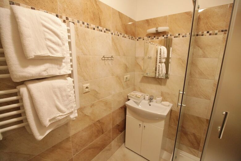Bed & Breakfast Kalv�n Restaurant & Pension