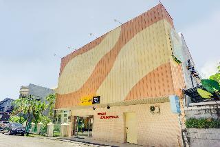Motel Spot On 2214 Wisma Jampea