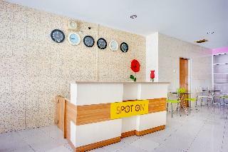 Motel Spot On 2214 Wisma Jampea