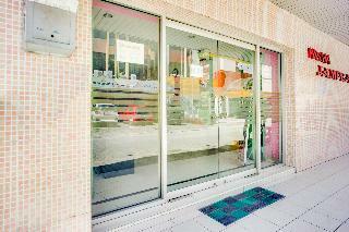 Motel Spot On 2214 Wisma Jampea