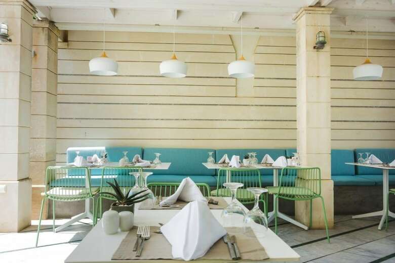 Hotel Sea Breeze Luxury Resort