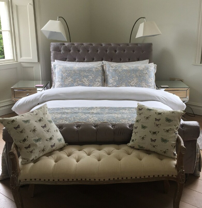 Bed & Breakfast Llwynhelig Manor