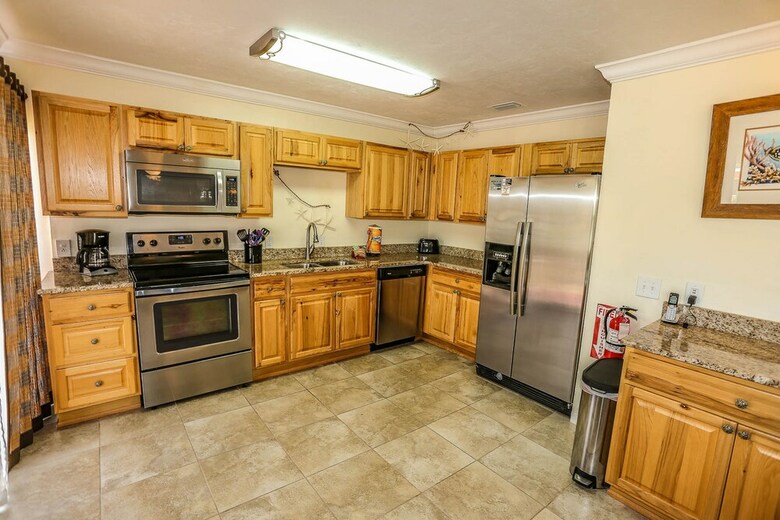 180 Hibiscus Dr. - M
