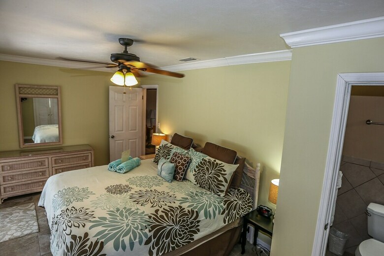 180 Hibiscus Dr. - M