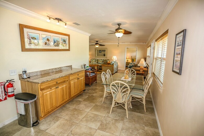 180 Hibiscus Dr. - M