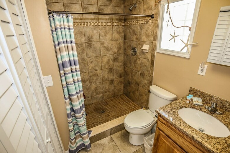 180 Hibiscus Dr. - M