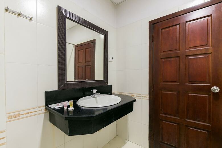 Oyo 500 A Loc Hotel