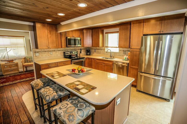 141 Coconut Dr. - M