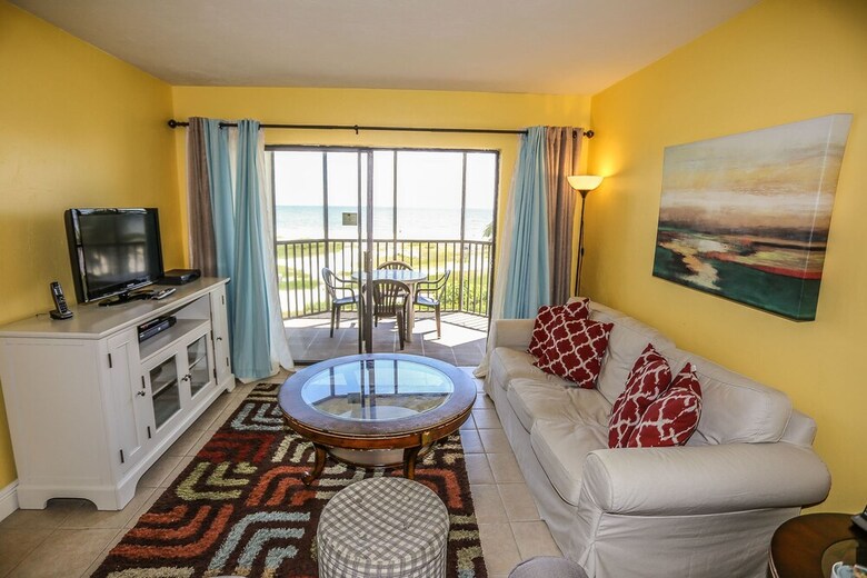 Riviera Club 204