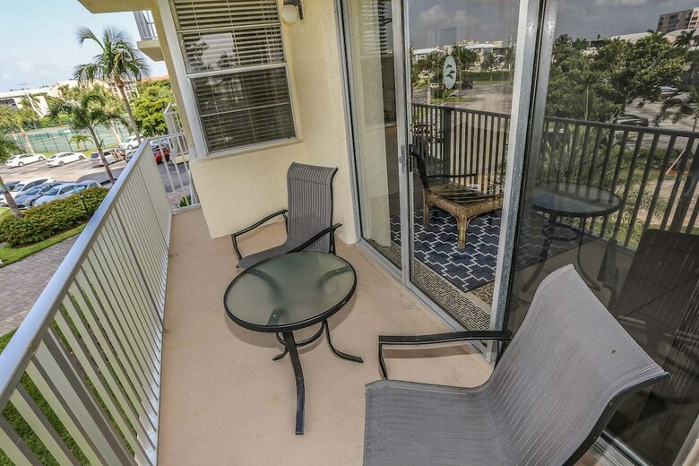 Estero Beach And Tennis 208a