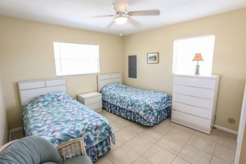 106 Tropical Shores #4