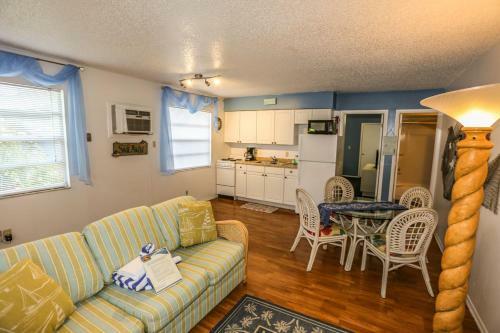 5583 Estero Blvd Iguana Mama's Beach House