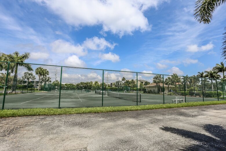 Estero Beach And Tennis 1001a