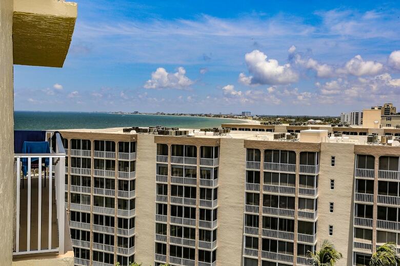 Estero Beach And Tennis 1001a