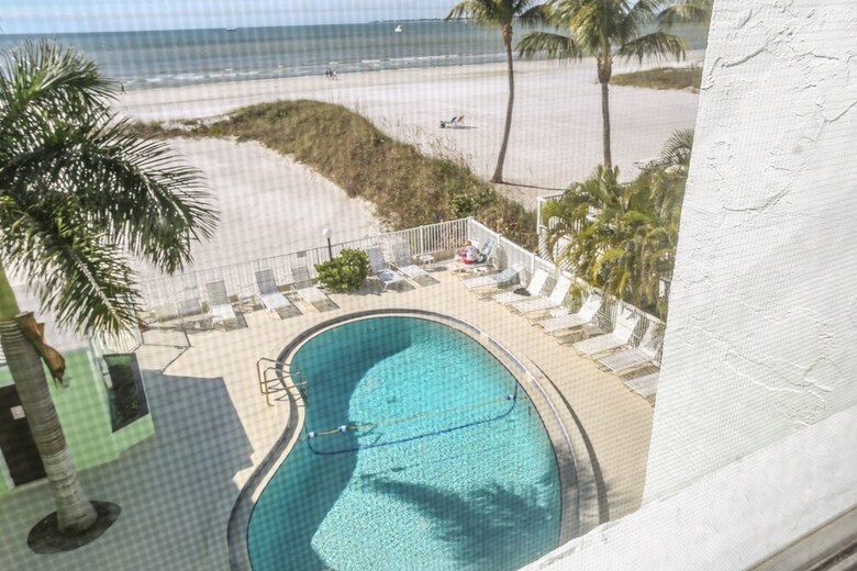 Kona Beach Club 308