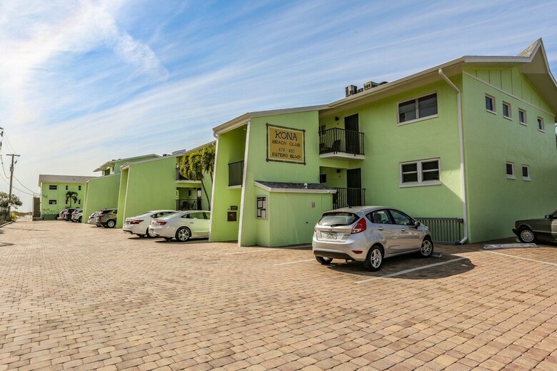 Kona Beach Club 308