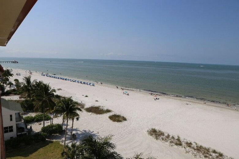 Cane Palm Beach Club 704