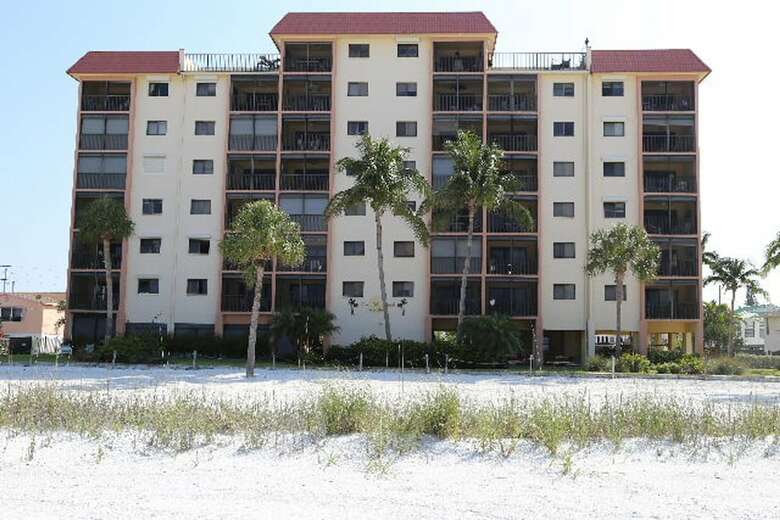 Cane Palm Beach Club 704