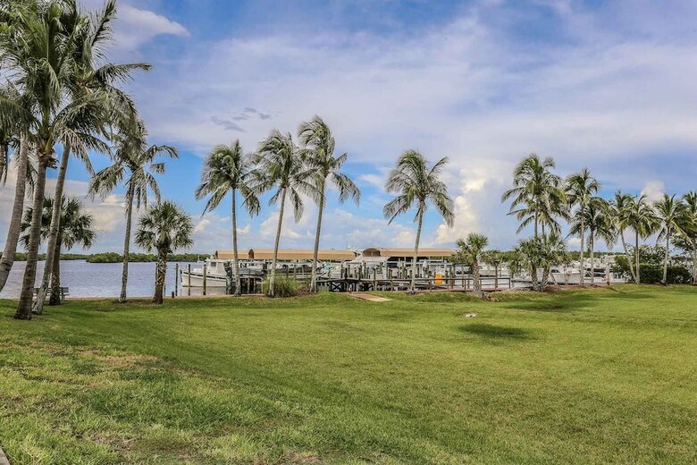Ocean Harbor 102a