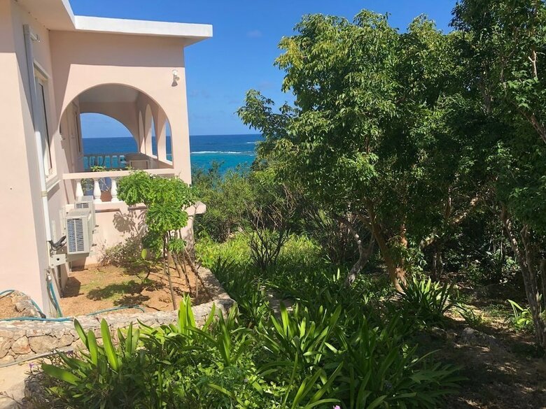 Patricks Bay Villa