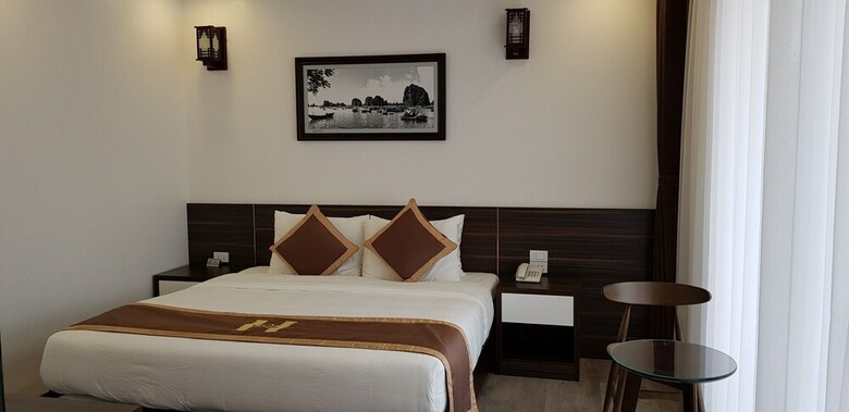 Helen Halong Hotel