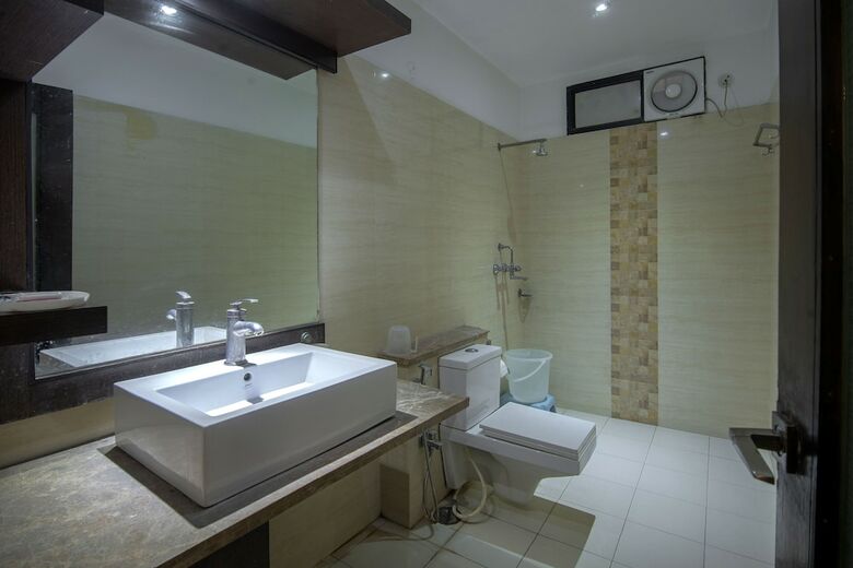 Hotel Aashish