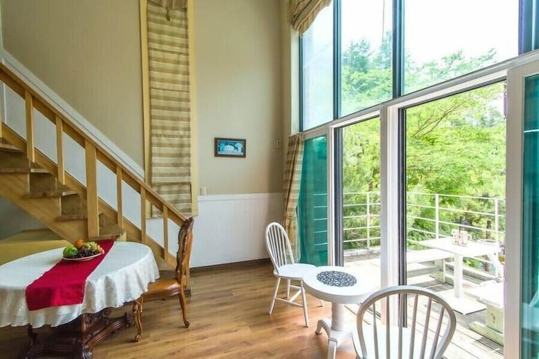 Sunny Junny Pension