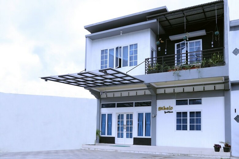 Oyo 1386 Hotel Grand Gabelo