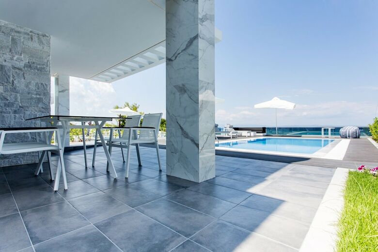 Hotel Crystal Villas & Suites
