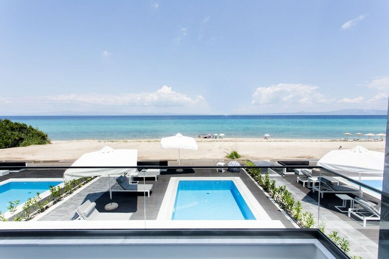 Hotel Crystal Villas & Suites