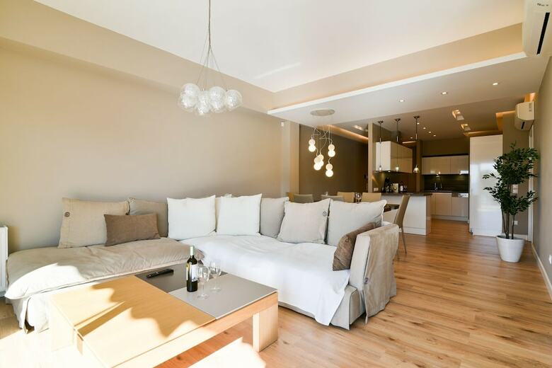 142m� Homm Bright Alimos Apartment With Marina View