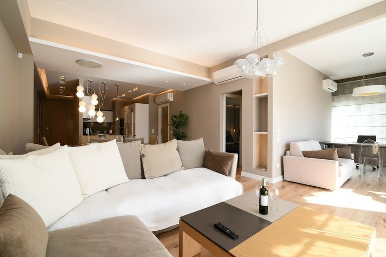 142m� Homm Bright Alimos Apartment With Marina View