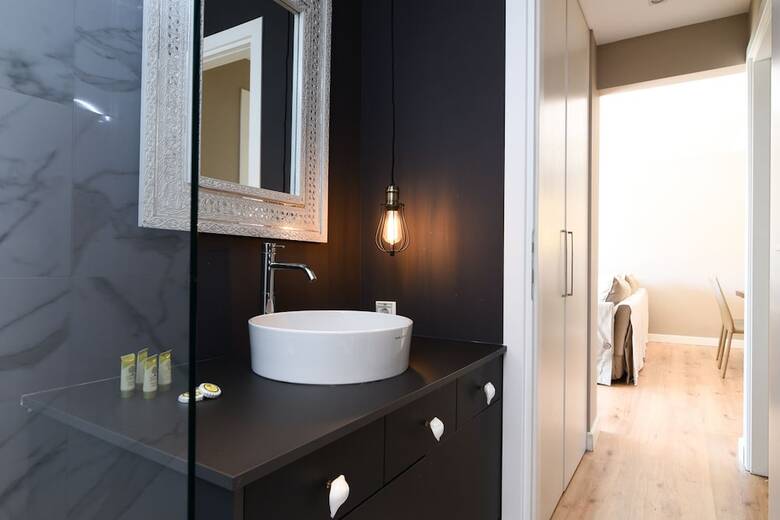 142m� Homm Bright Alimos Apartment With Marina View