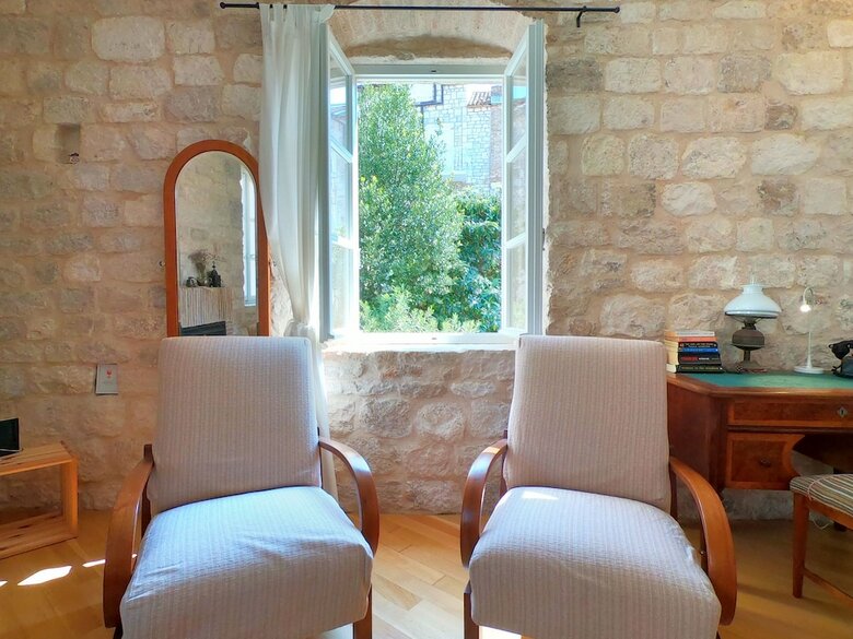 Historic Piazza House & Romantic Garden