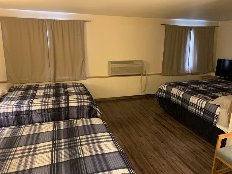 Hotel Eagle Peak Lodge & Cabins
