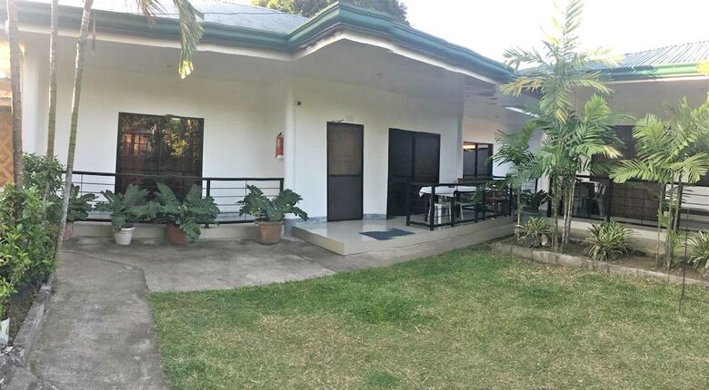 Hotel Paguia's Cottages