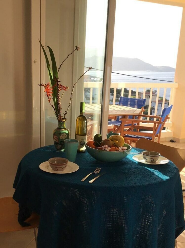 Apartamentos Plaka Sea View