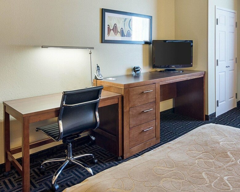 Hotel Comfort Suites