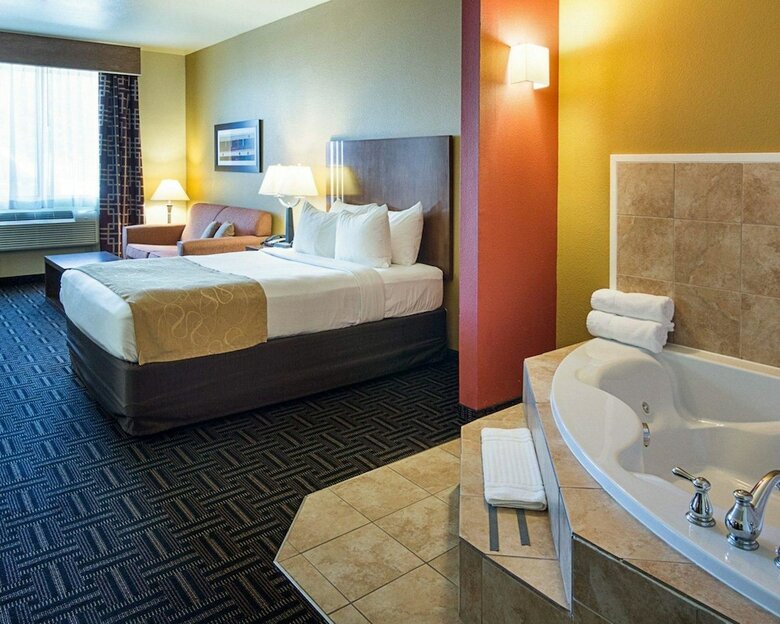 Hotel Comfort Suites
