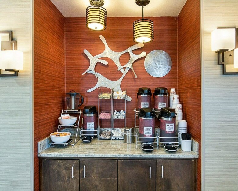 Hotel Comfort Suites