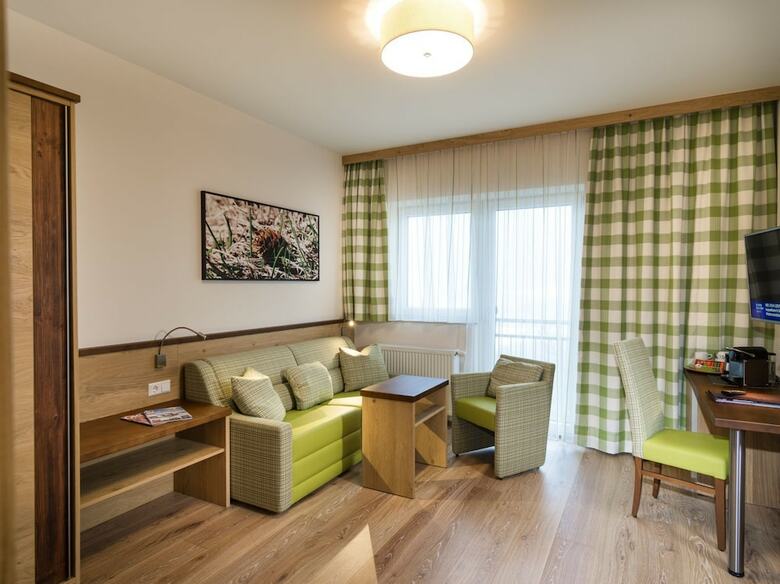 Aparthotel Apartments  Garni Alpenrose