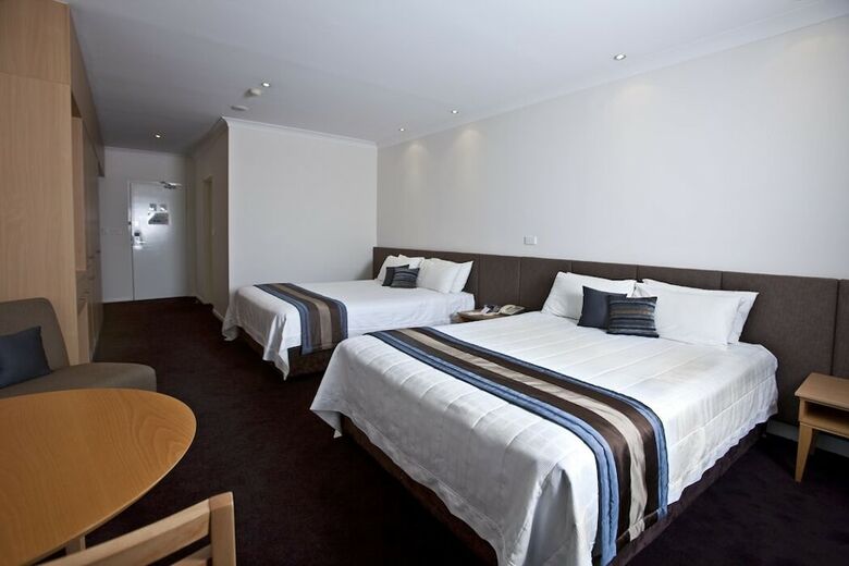 Hotel The Executive Inn